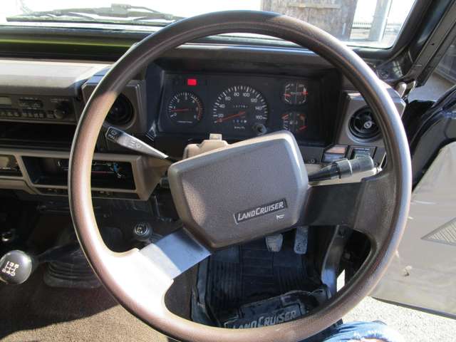 Toyota Land Cruiser 70 9