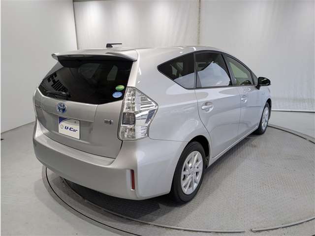 Toyota Prius α 2