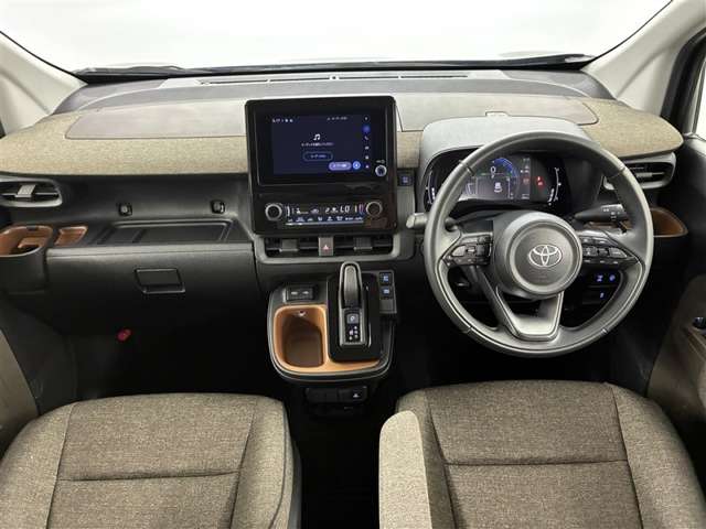Toyota Sienta 2