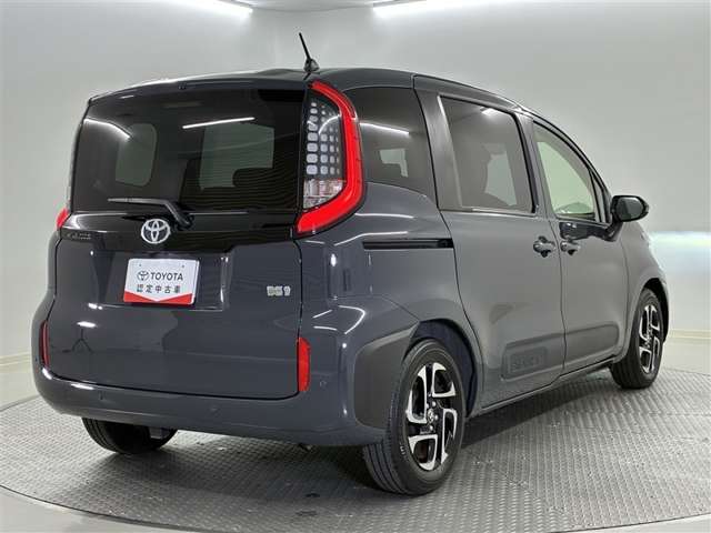 Toyota Sienta 10