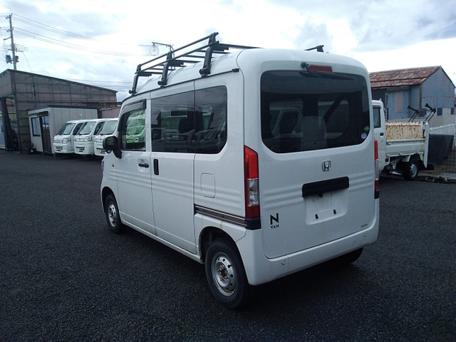 Honda N-VAN 8