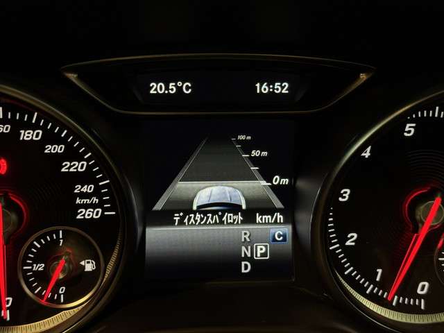 Mercedes-Benz GLA-Class 11