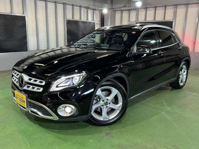 Mercedes-Benz GLA-Class 2