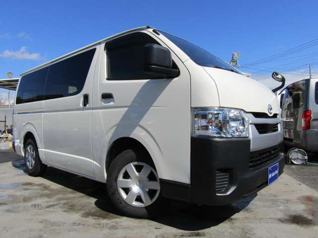 Toyota Hiace Van 7