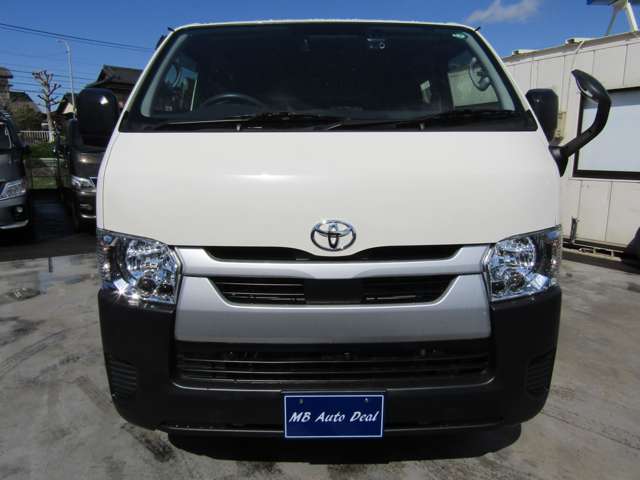 Toyota Hiace Van 8