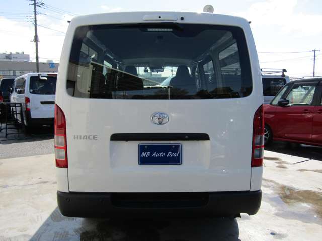 Toyota Hiace Van 10