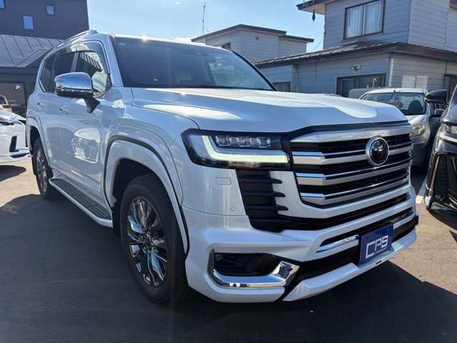 Toyota Land Cruiser 300 3
