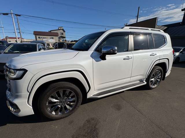 Toyota Land Cruiser 300 5
