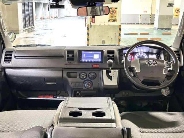 Toyota Hiace Van 3