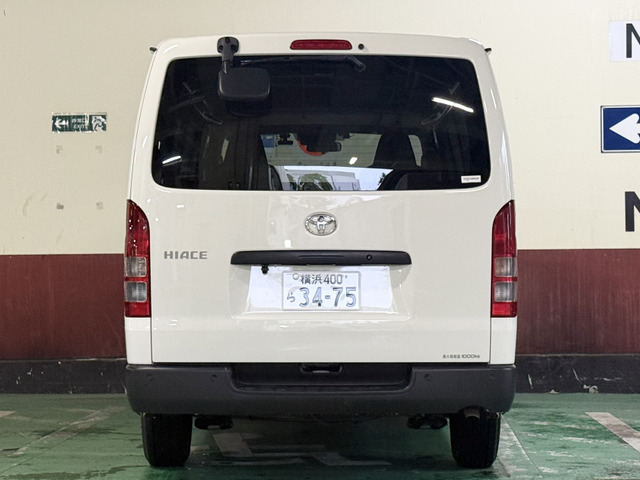 Toyota Hiace Van 6