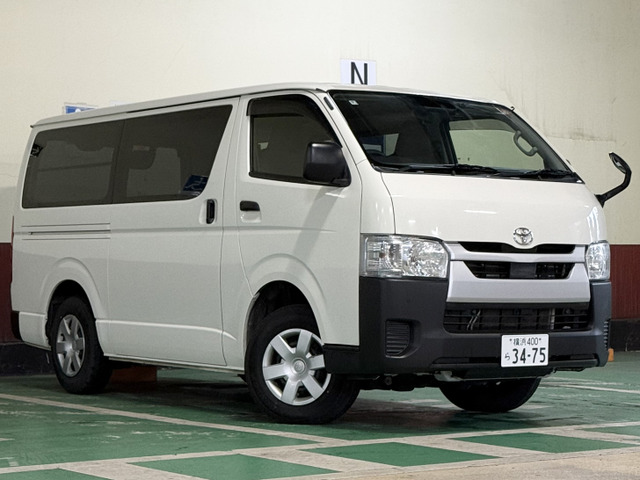 Toyota Hiace Van 7