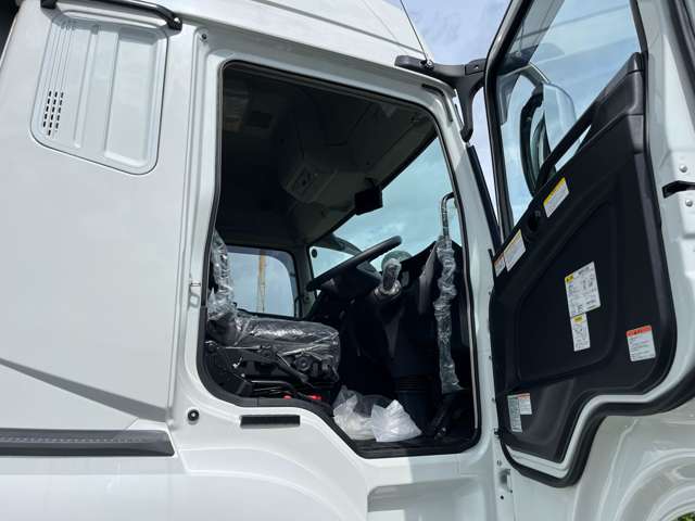 Mitsubishi Fuso Super Great 12