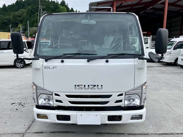 Isuzu Elf 4