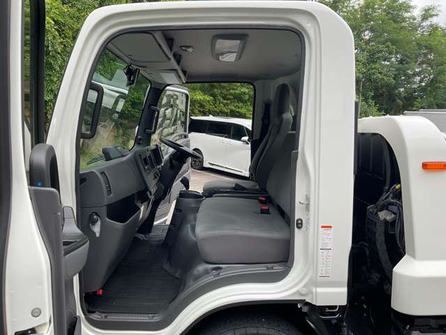 Isuzu Elf 11