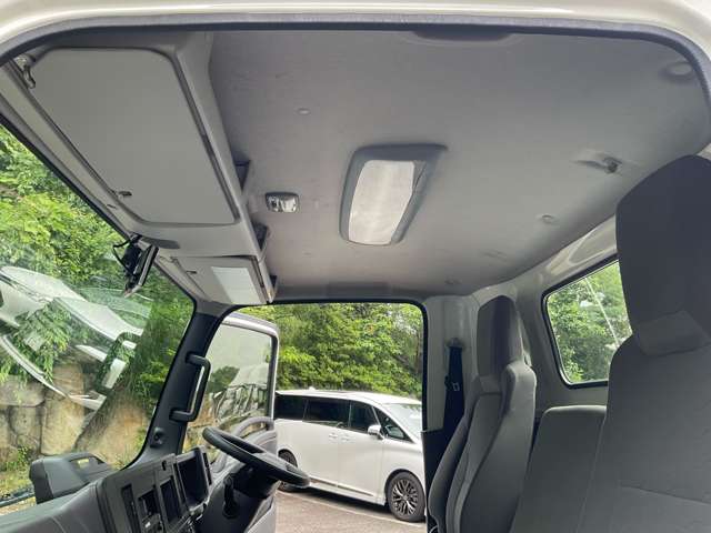 Isuzu Elf 12