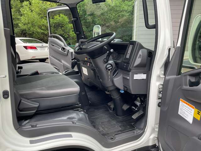 Isuzu Elf 2