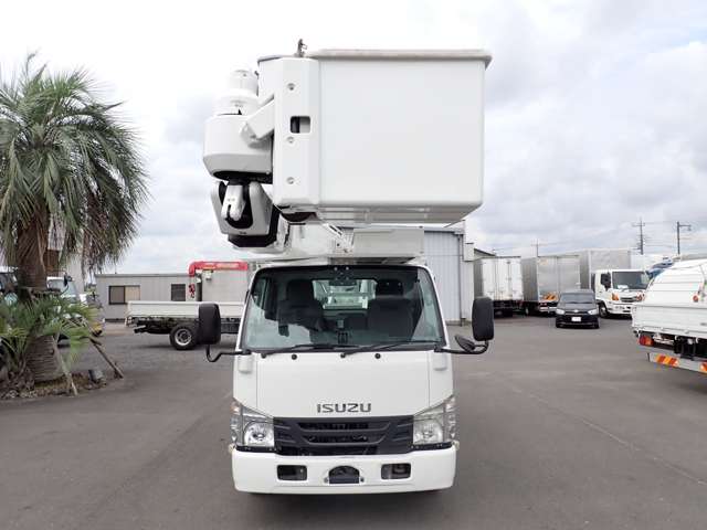 Isuzu Elf 3