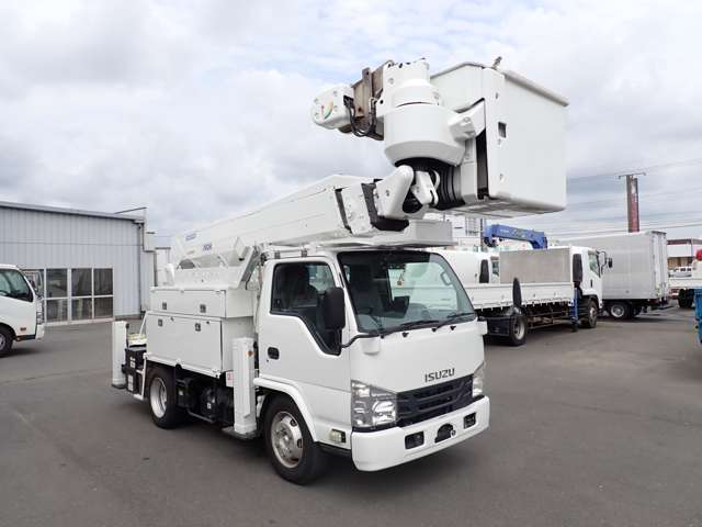 Isuzu Elf 4