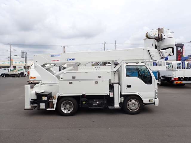 Isuzu Elf 5
