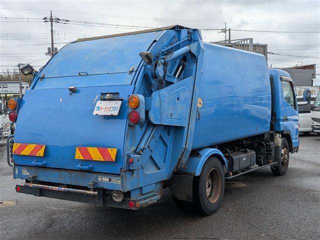 Mitsubishi Fuso Canter 4