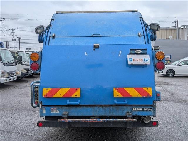 Mitsubishi Fuso Canter 9