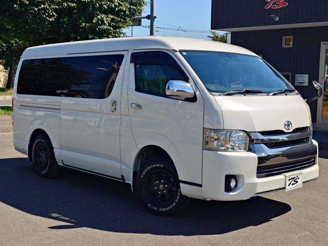 Toyota Regius Ace 11