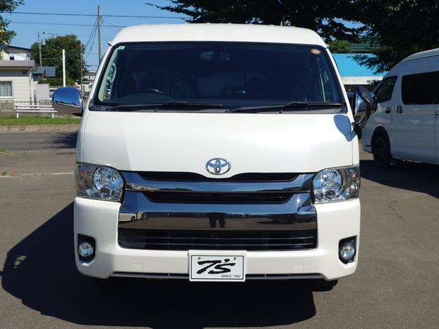 Toyota Regius Ace 12