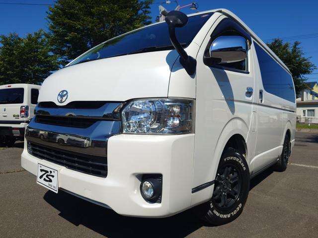 Toyota Regius Ace 2