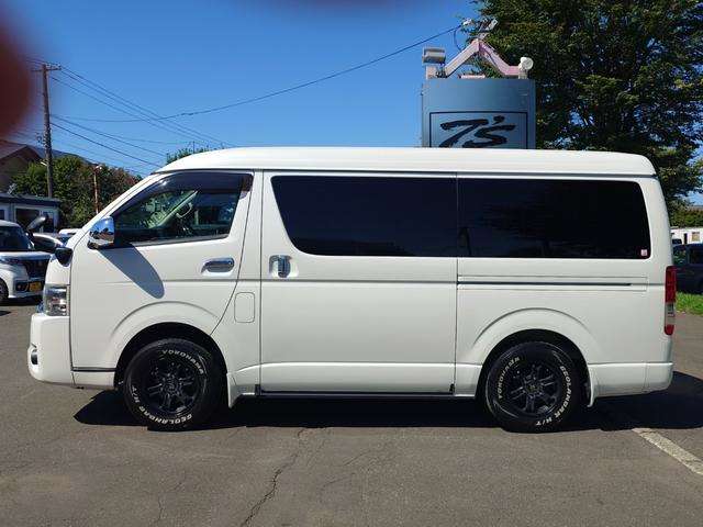Toyota Regius Ace 4