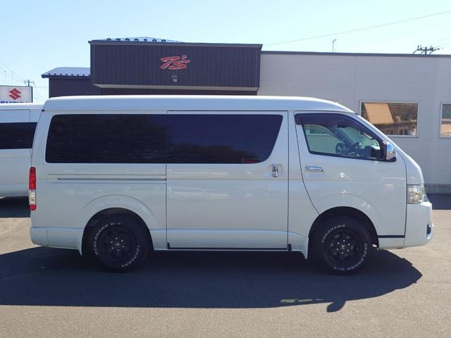 Toyota Regius Ace 8