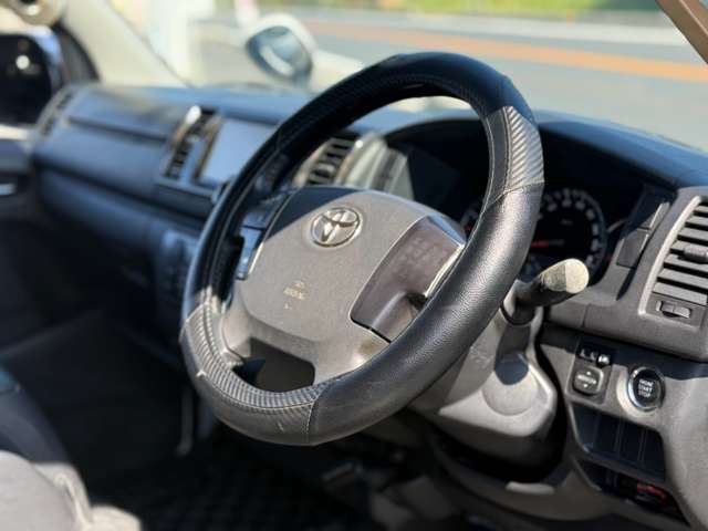 Toyota Hiace Van 2