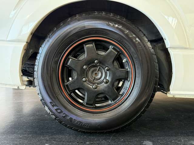 Toyota Hiace Van 6