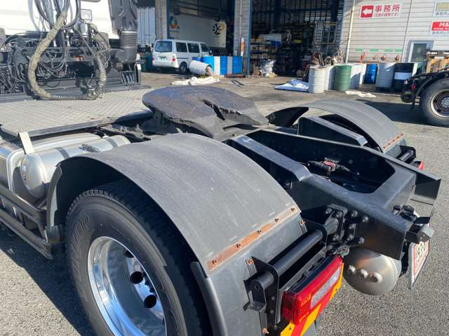 UD Trucks Quon 12