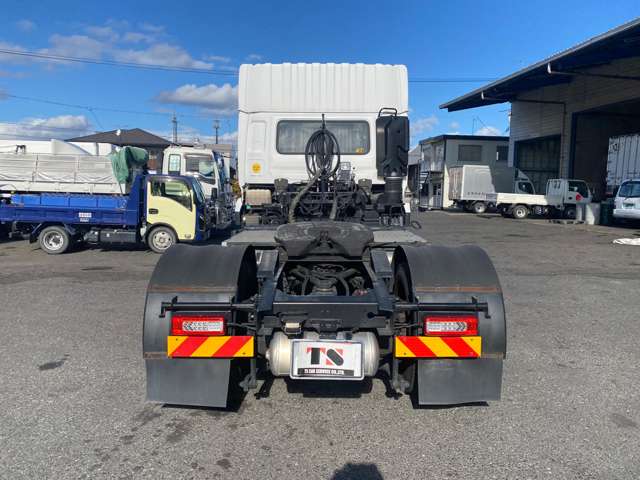UD Trucks Quon 5