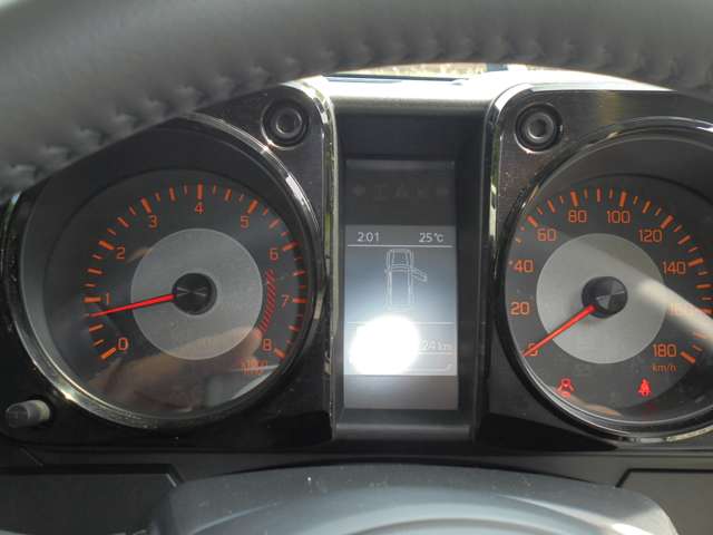 Suzuki Jimny Nomade 10