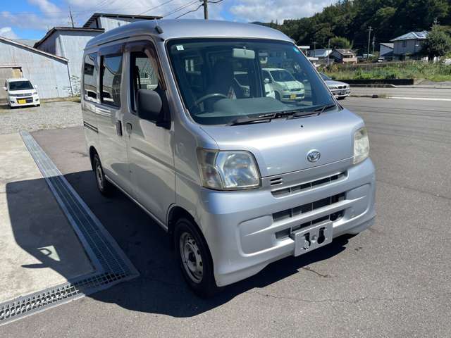 Daihatsu Hijet Cargo 11