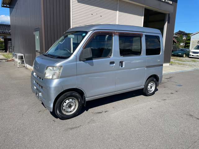 Daihatsu Hijet Cargo 4