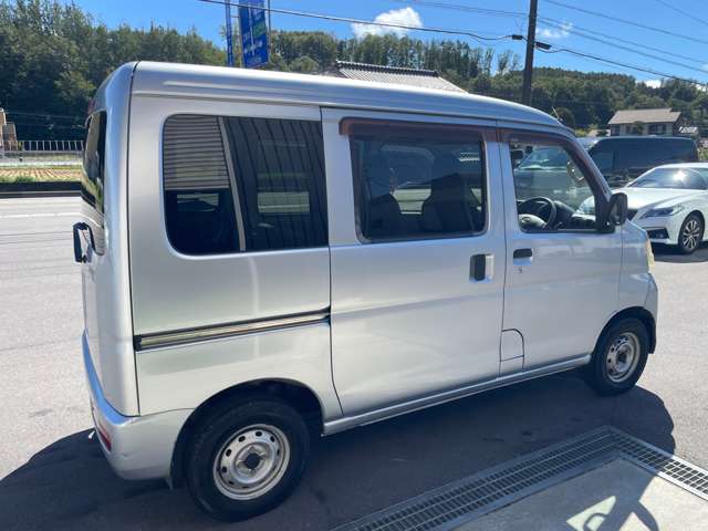 Daihatsu Hijet Cargo 9