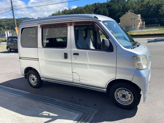 Daihatsu Hijet Cargo 10