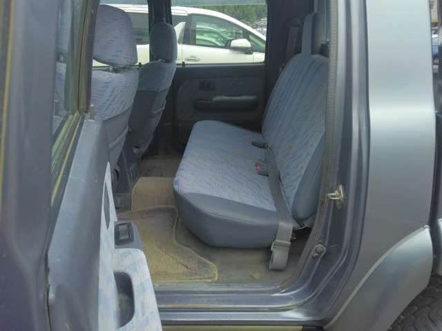 Toyota Hilux 11