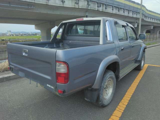 Toyota Hilux 6