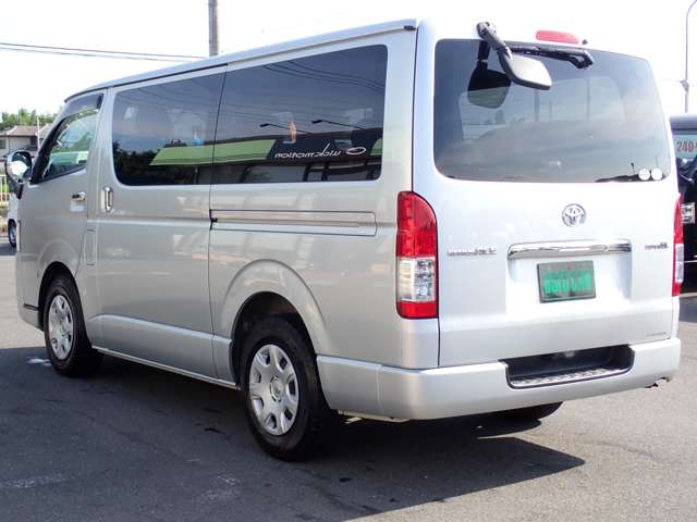 Toyota Regius Ace 12