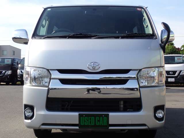 Toyota Regius Ace 6