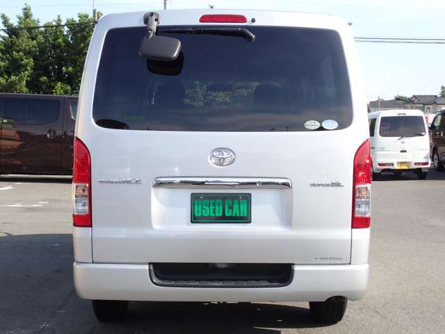 Toyota Regius Ace 7
