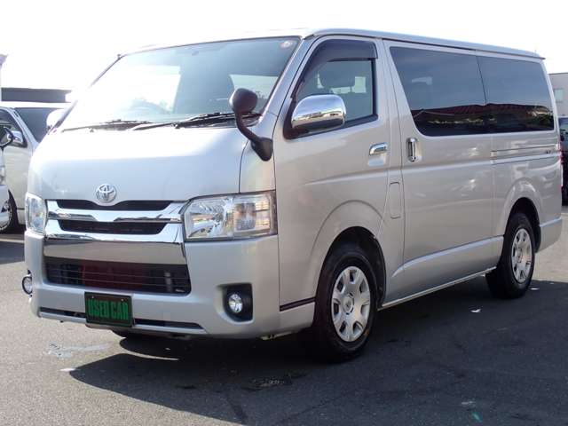 Toyota Regius Ace 10