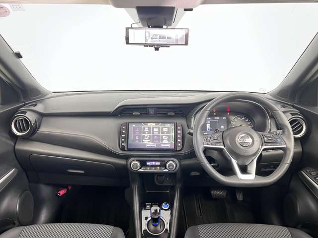 Nissan Kicks 5