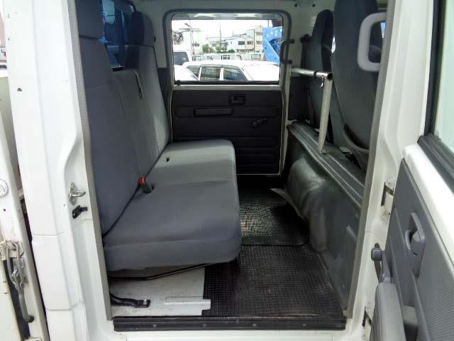 Isuzu Elf 6