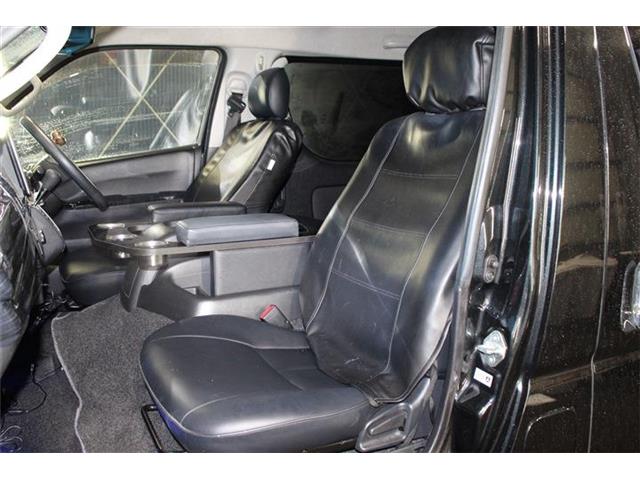 Toyota Hiace Van 11