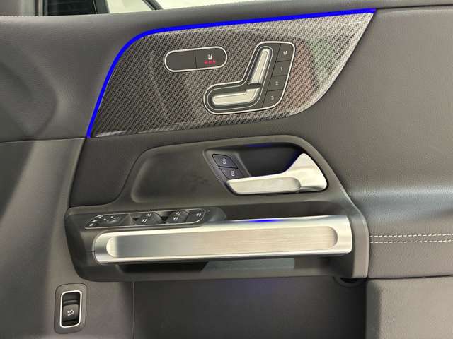 Mercedes-Benz GLB 10