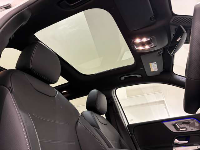 Mercedes-Benz GLB 8